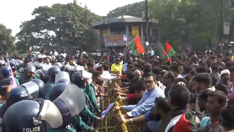 স্মারকলিপি নিয়ে ভারতীয় হাইকমিশনে বিএনপির তিন সংগঠনের ৬ প্রতিনিধি