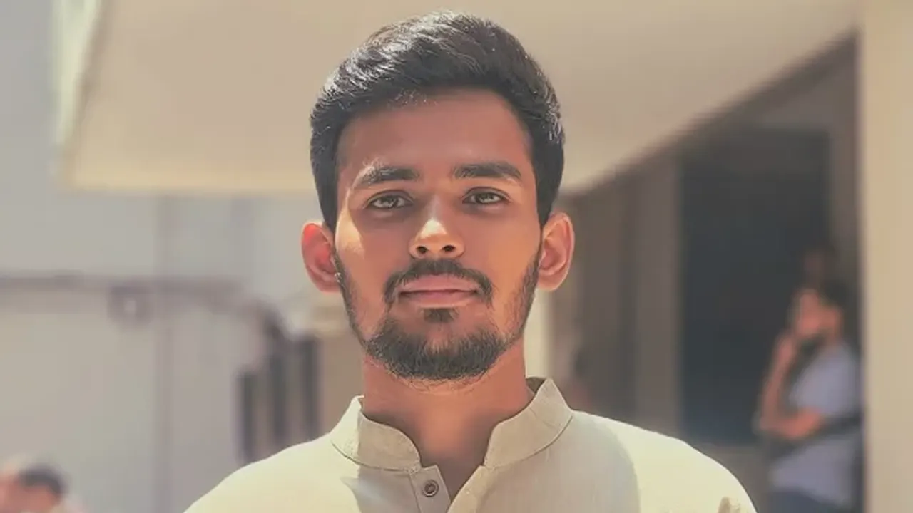 ‘ঢেঁকি স্বর্গে গেলেও ধান ভানে’ আ. লীগ নেতাদের ধর্ষণকাণ্ড বললেন- আসিফ মাহমুদ