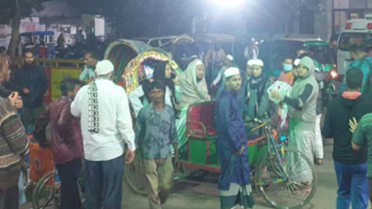 বংশালে খাবার খেয়ে ছাত্র-শিক্ষকসহ অসুস্থ ৫০