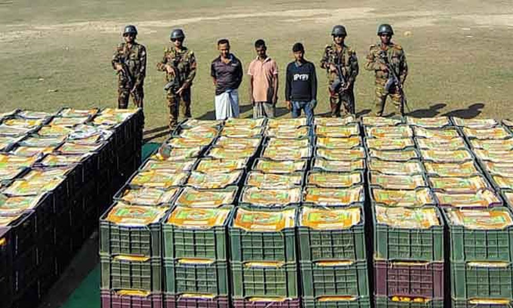 ভারতীয় চিনি-কমলা জব্দ, সেনাবাহিনীর অভিযানে গ্রেপ্তার-৩