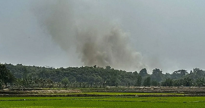 টেকনাফ সীমান্তে বিকট বিস্ফোরণের শব্দ, আতঙ্কে স্থানীয়রা