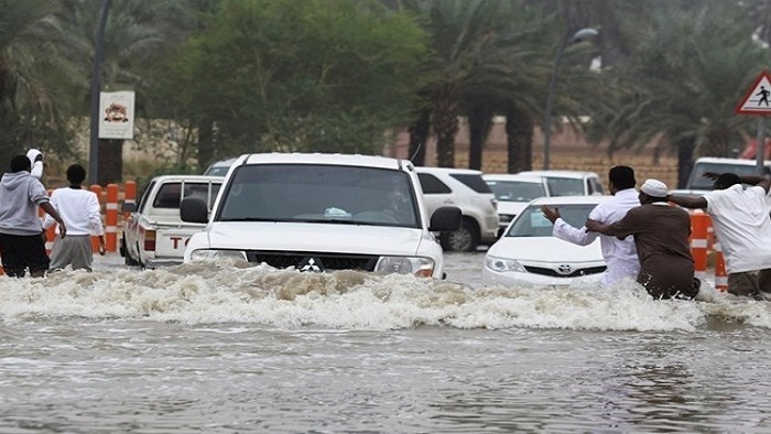 তীব্র বৃষ্টিতে মক্কা-মদিনায় বন্যা