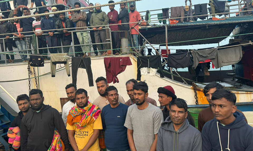 দেশে ফিরছেন ৯০ জেলে, ভারতে গেলেন ৯৫ জন