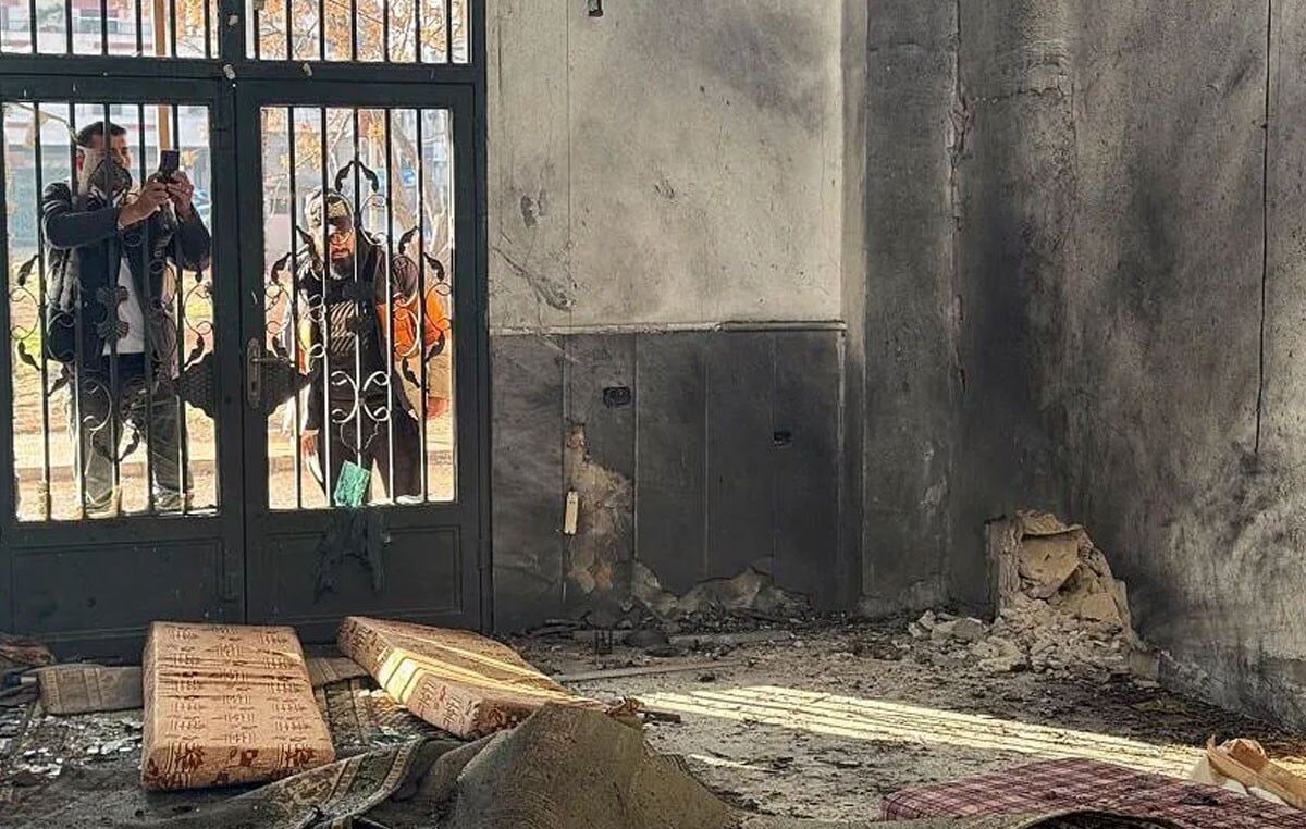 সিরিয়ায় জুমার নামাজের সময় মসজিদে বিস্ফোরণ, নিহত ৮