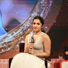 ৯০০ কোটি রুপি আয় করা ছবির সেই নায়িকার নতুন চমক