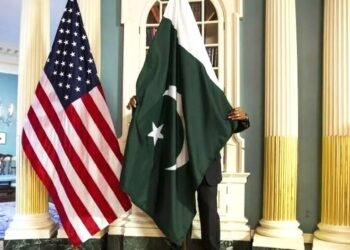 ভিসা ছাড়াই চীনে যেতে পারবেন যুক্তরাজ্যের নাগরিকরা