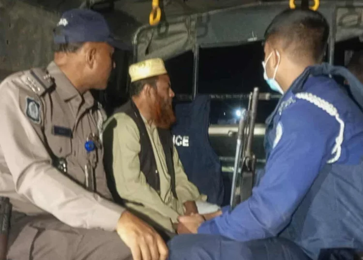 বগুড়ায় ভোটকেন্দ্রে অনুপ্রবেশের দায়ে জামায়াত নেতা আটক