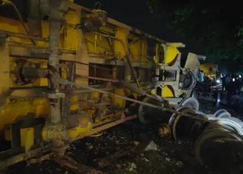 তেলবাহী ট্রেন লাইনচ্যুত, সিলেটের রেল যোগাযোগ বন্ধ।