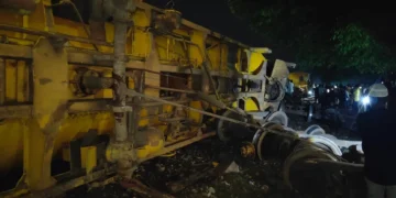 তেলবাহী ট্রেন লাইনচ্যুত, সিলেটের রেল যোগাযোগ বন্ধ।